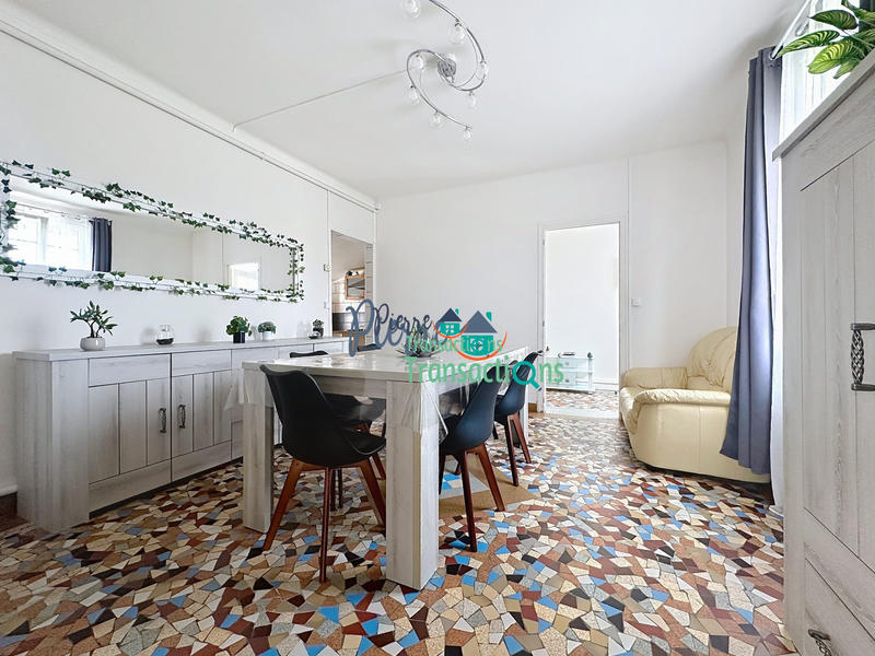 Maison traditionnelle - 171 m² - 7 pièces