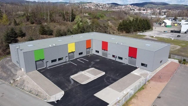 Local d'activité / Entrepôt - 298 m²