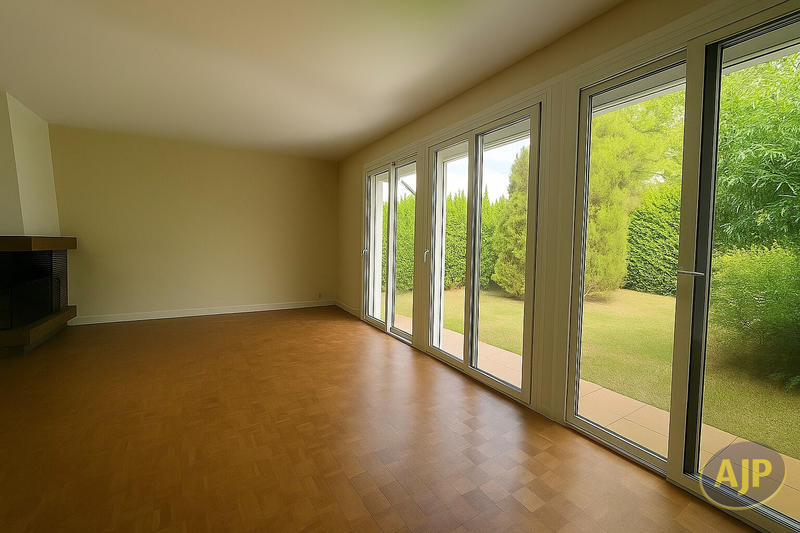 Maison - 91 m² - 6 pièces