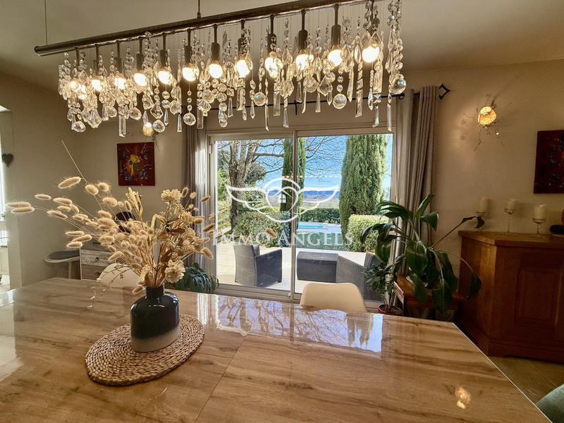 Maison - 145 m² - 5 pièces