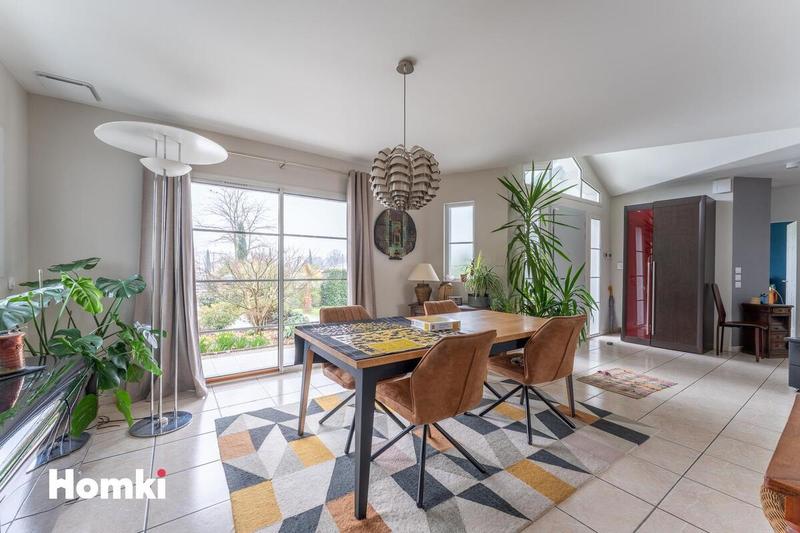 Maison - 140 m² - 5 pièces