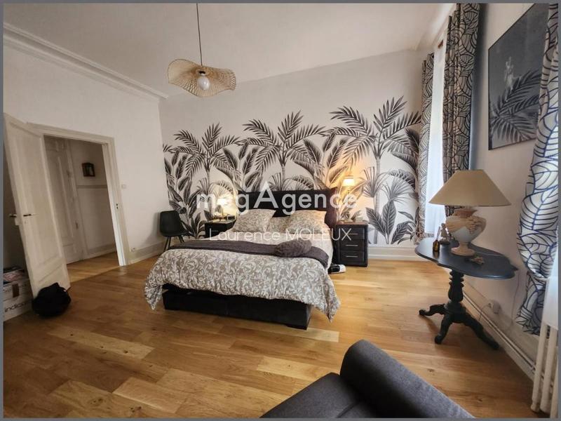 Appartement - 141 m² - 5 pièces