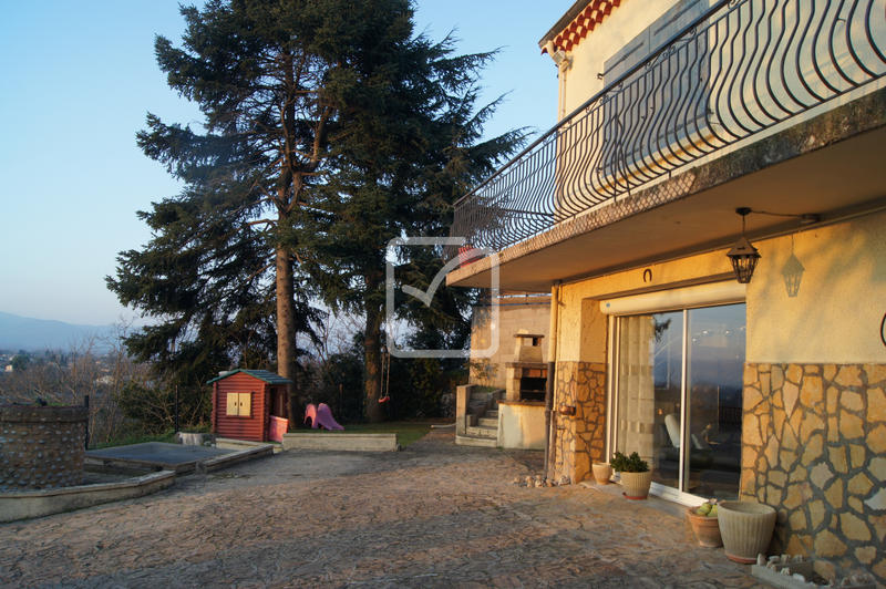 Maison - 178 m² - 7 pièces