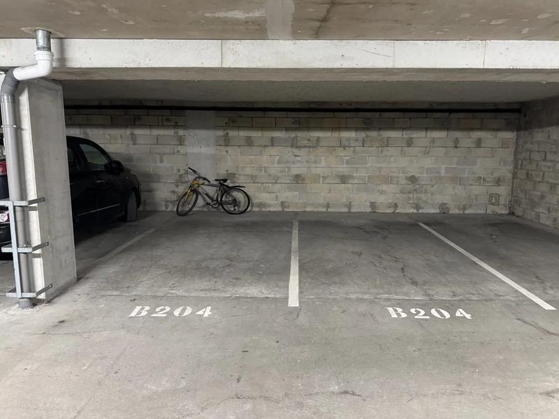 Parking / Garage - 12 m²