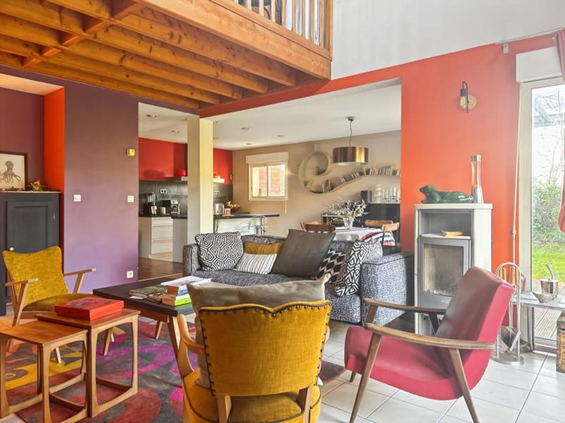 Maison - 99 m² - 6 pièces