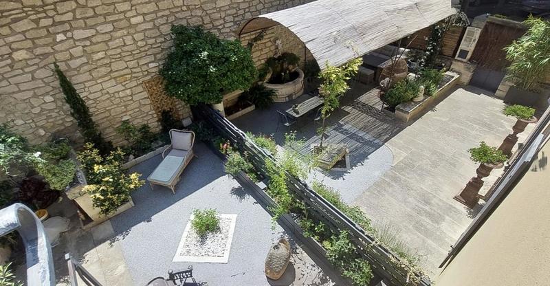 Maison - 252 m² - 9 pièces