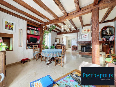 Maison - 200 m² - 8 pièces