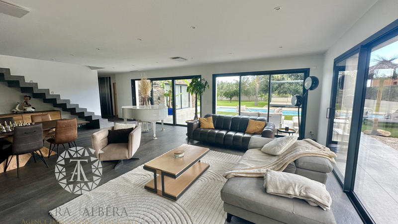 Villa - 237 m² - 5 pièces