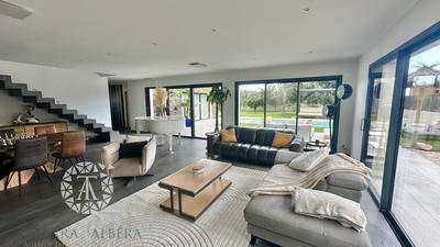 Villa - 237 m² - 5 pièces