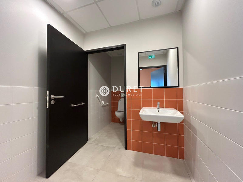 Local d'activités - 2 037 m²