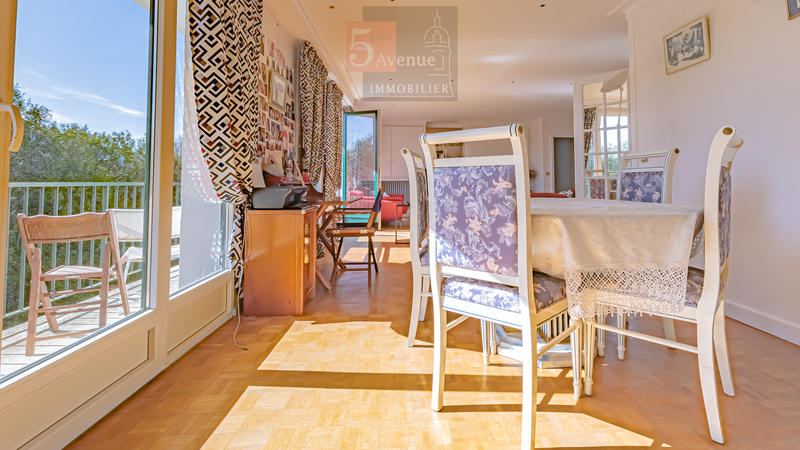 Appartement - 156 m² - 6 pièces