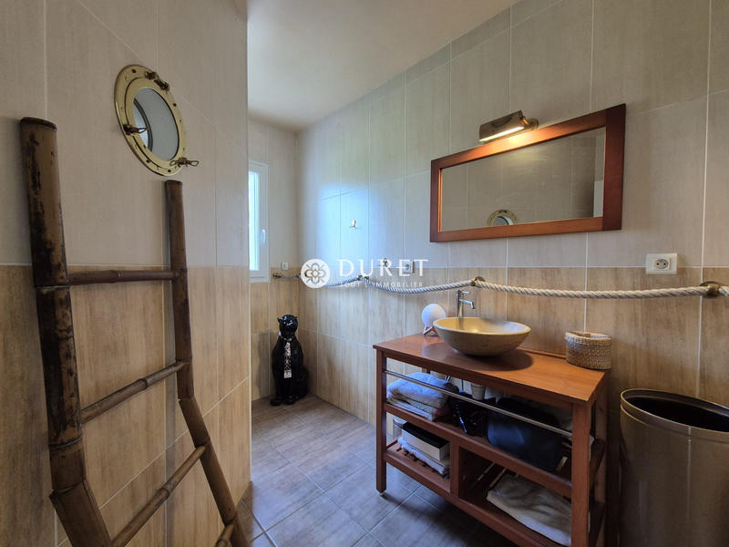 Maison - 163 m² - 8 pièces