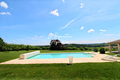 Maison - 275 m² - 8 pièces