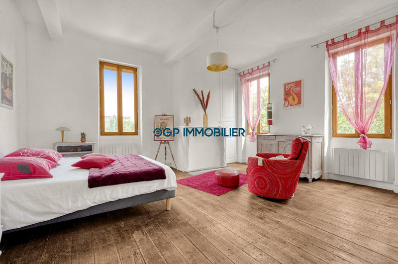 Maison - 500 m² - 16 pièces