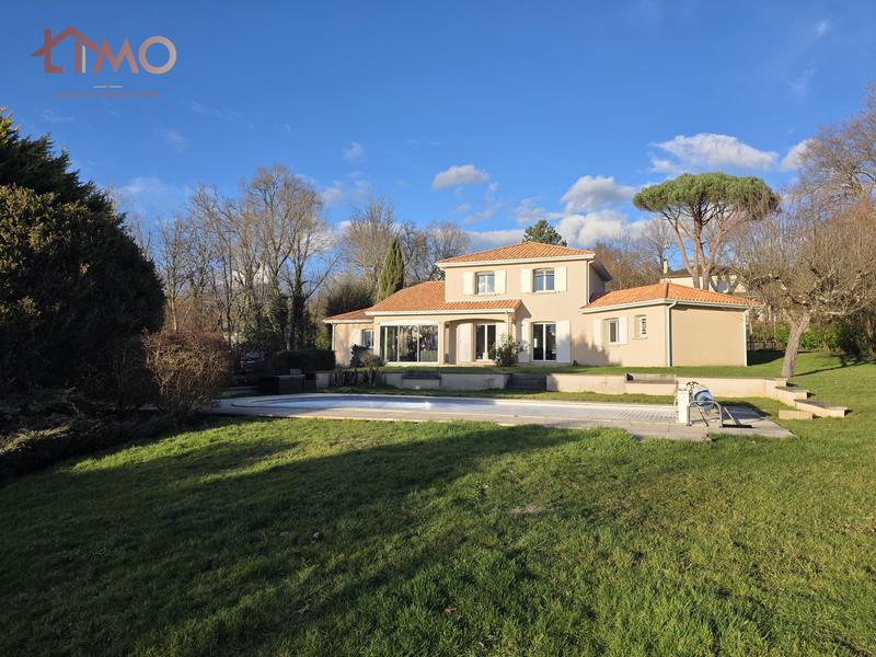 Maison - 170 m² - 7 pièces