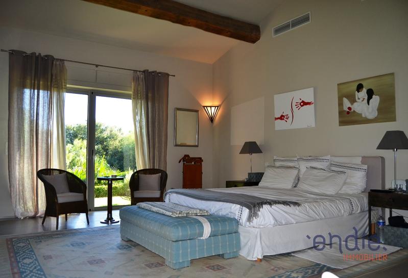 Maison - 320 m² - 6 pièces