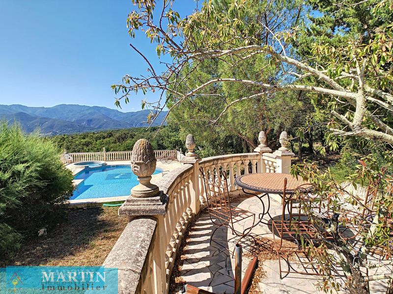 Villa - 269 m² - 12 pièces