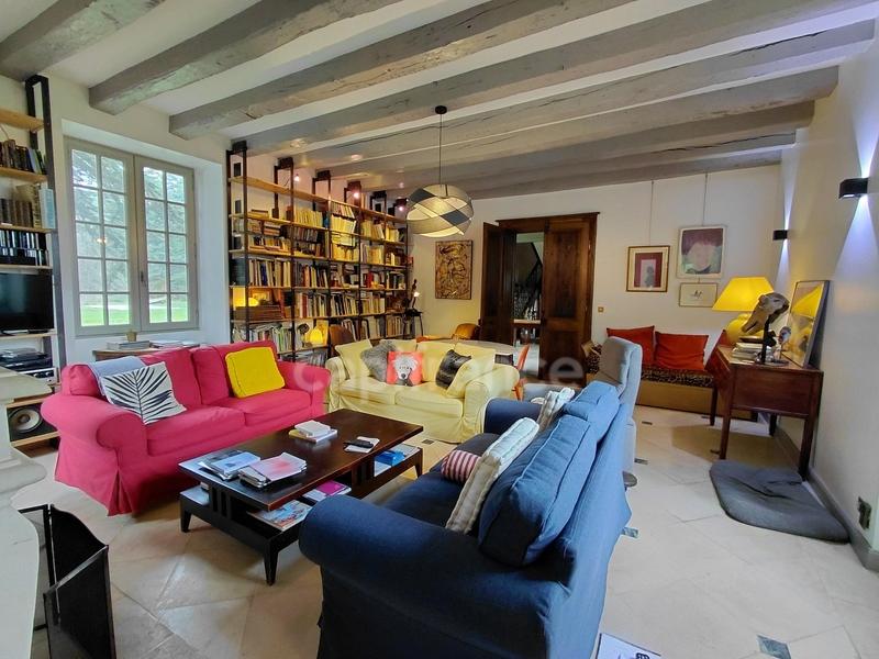 Maison - 270 m² - 7 pièces