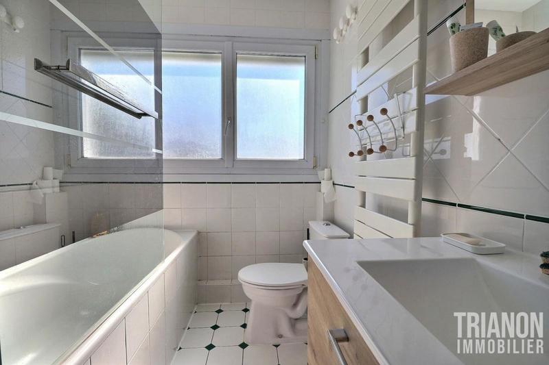 Maison - 153 m² - 9 pièces