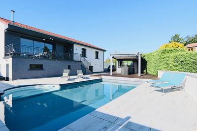 Maison - 210 m² - 7 pièces