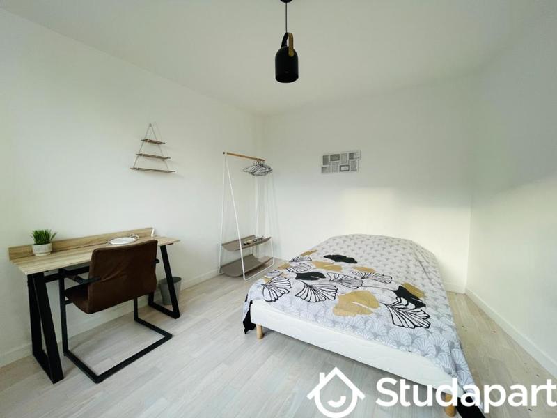 Chambre - 13 m² - 1 pièce