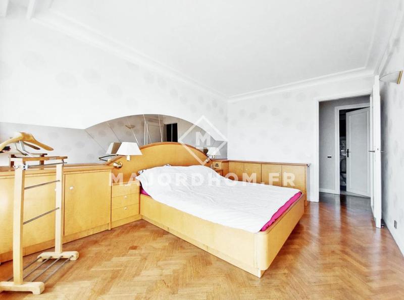 Appartement - 152 m² - 6 pièces