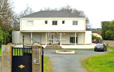 Maison contemporaine - 265 m² - 6 pièces