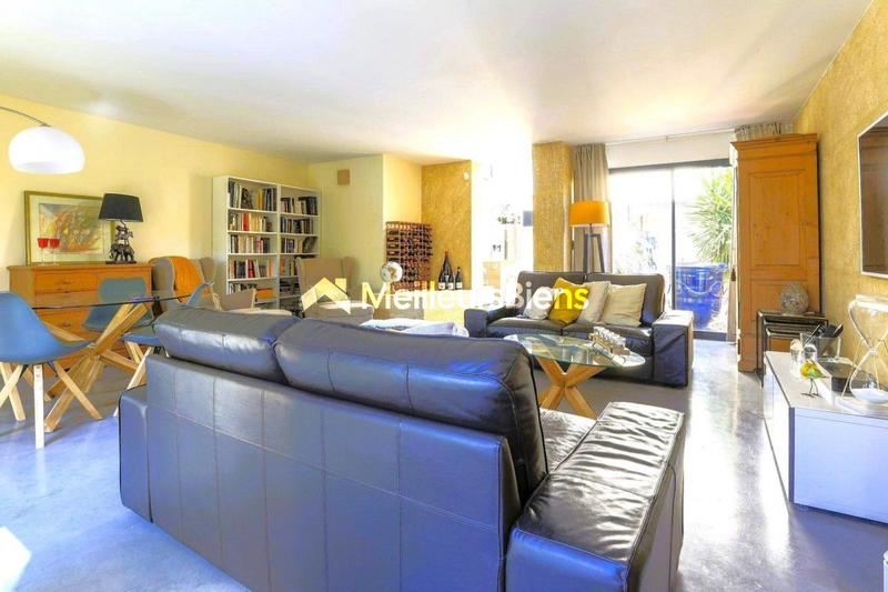 Propriété - 190 m² - 6 pièces