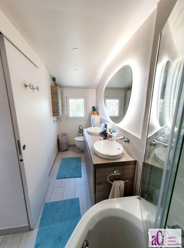 Maison - 96 m² - 4 pièces