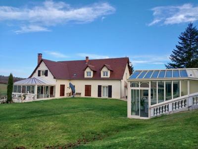 Maison - 380 m² - 12 pièces