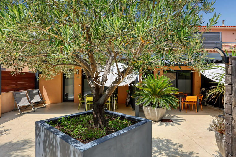 Appartement - 90 m² - 5 pièces