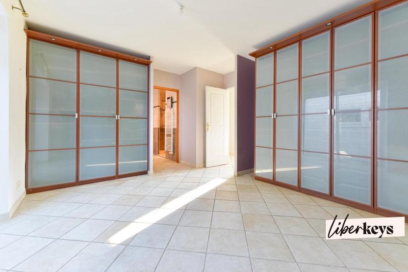 Longère - 219 m² - 6 pièces