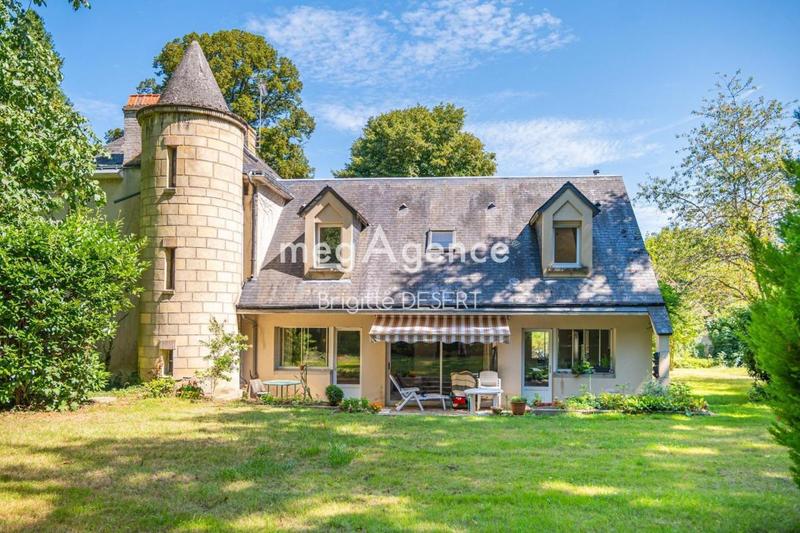 Maison - 307 m² - 13 pièces