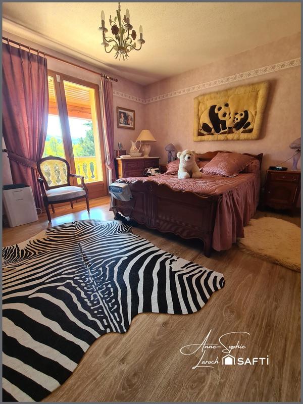 Maison - 146 m² - 6 pièces