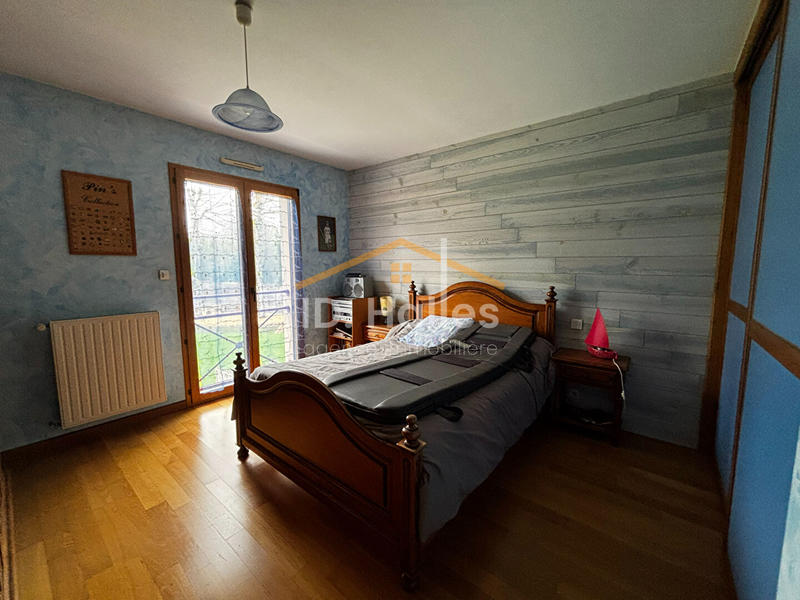 Maison - 245 m² - 10 pièces