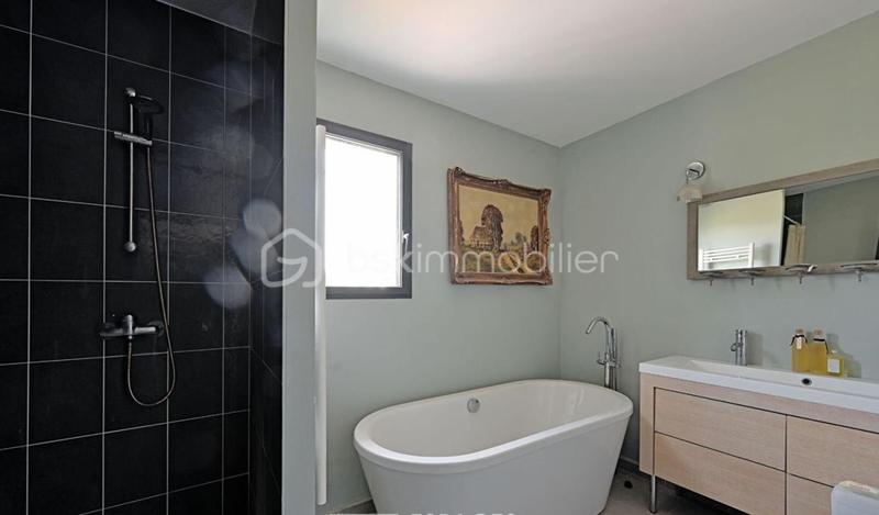 Villa - 182 m² - 6 pièces