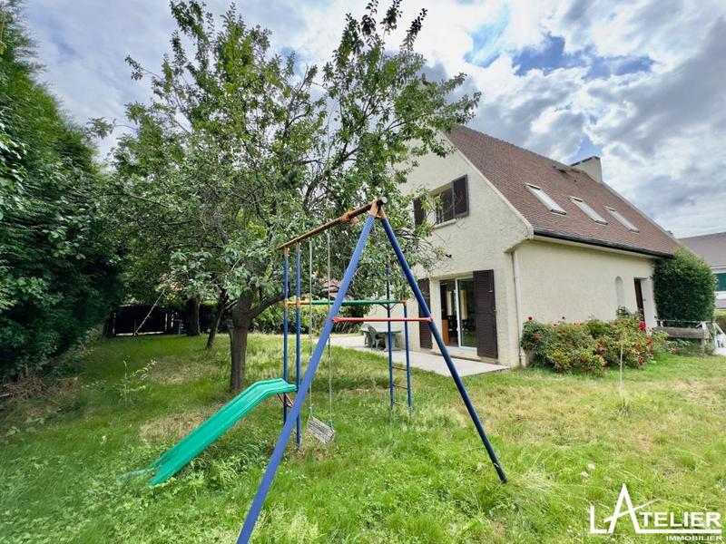 Maison - 170 m² - 10 pièces