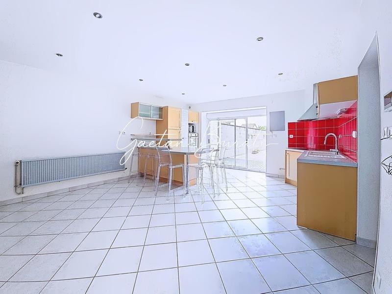 Maison - 186 m² - 6 pièces