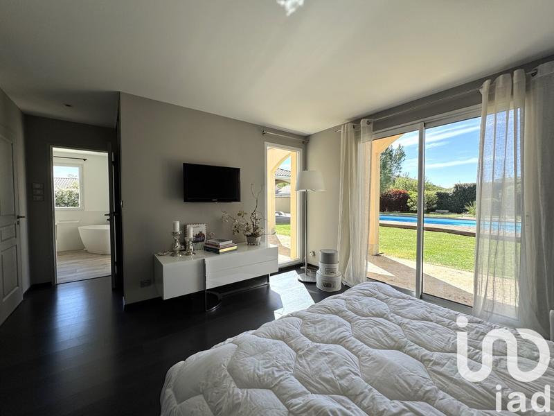 Maison de maîtres - 260 m² - 10 pièces