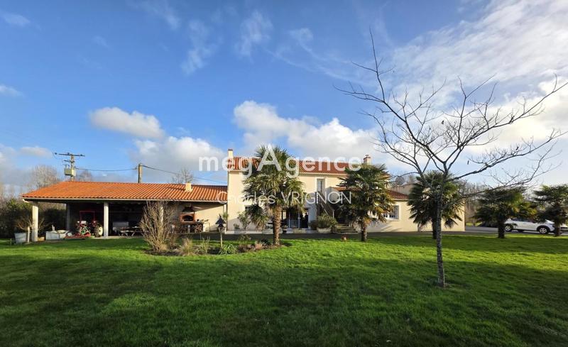 Maison - 245 m² - 8 pièces