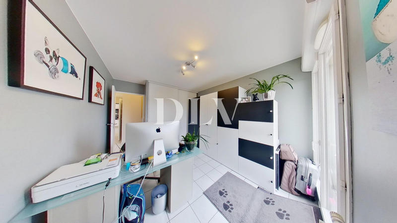 Appartement - 99 m² - 5 pièces