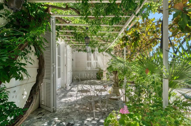 Villa - 475 m² - 12 pièces