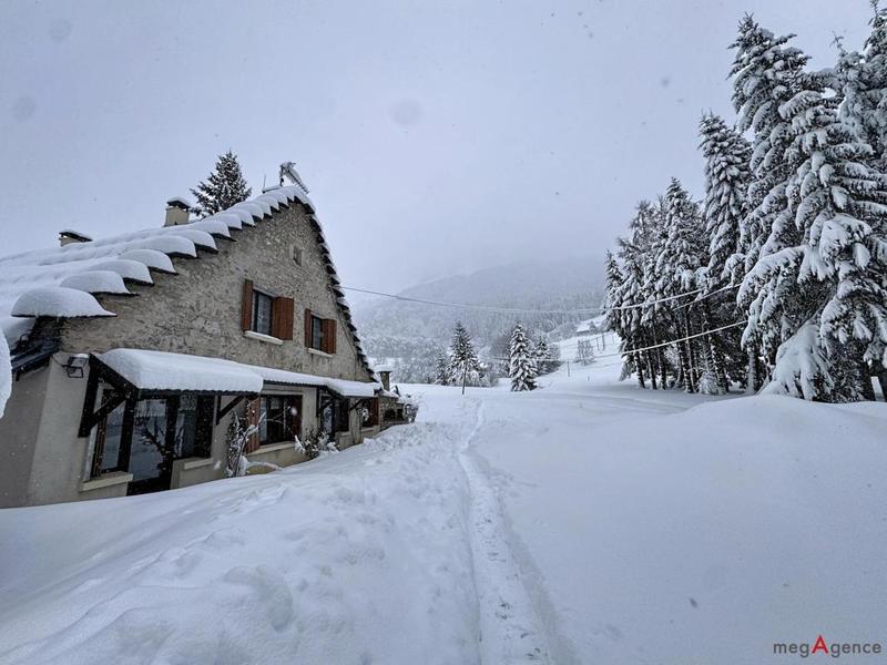 Maison traditionnelle - 195 m² - 7 pièces