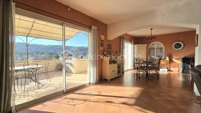 Villa - 156 m² - 6 pièces