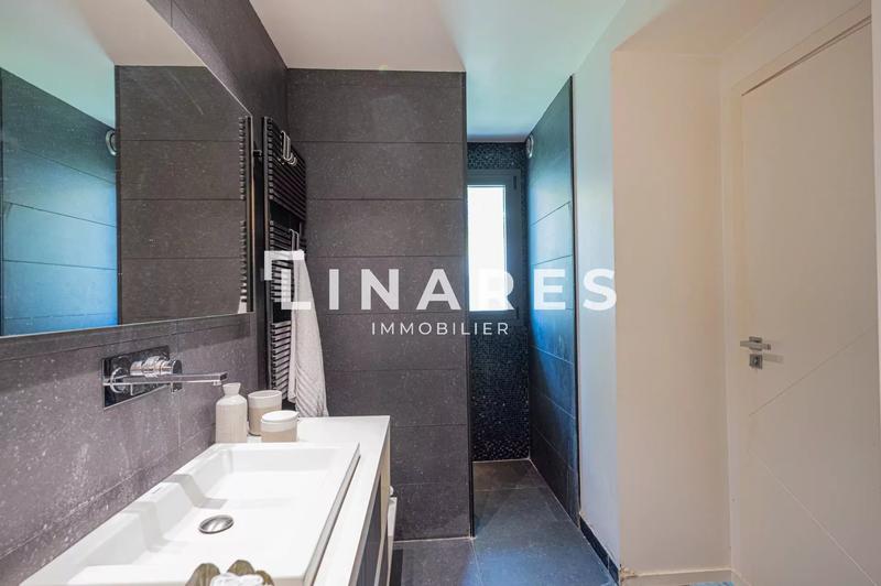 Maison - 350 m² - 4 pièces