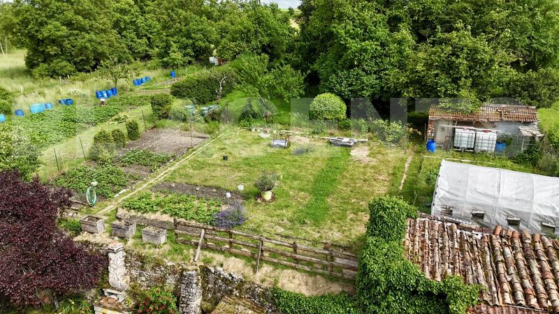 Maison - 213 m² - 8 pièces