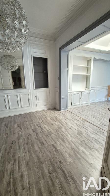 Maison - 198 m² - 8 pièces