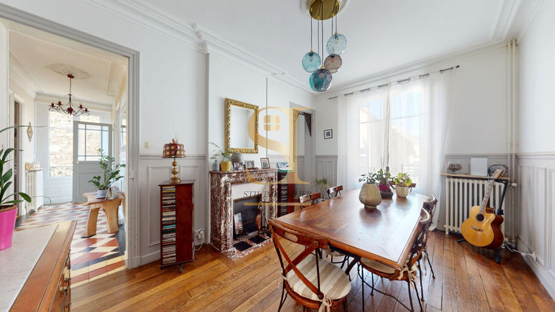 Maison - 143 m² - 8 pièces