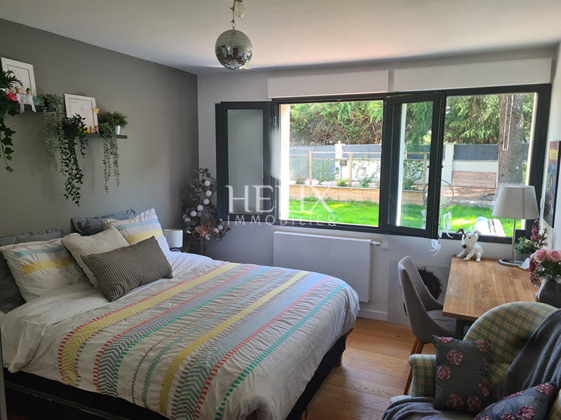 Maison - 220 m² - 6 pièces