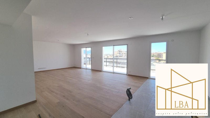 Appartement - 122 m² - 4 pièces